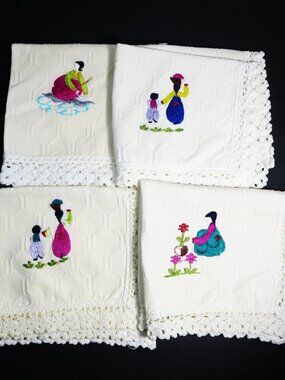 Set Of 4 Linen Tea Napkins Dresser Cozies Decor Accents Vintage